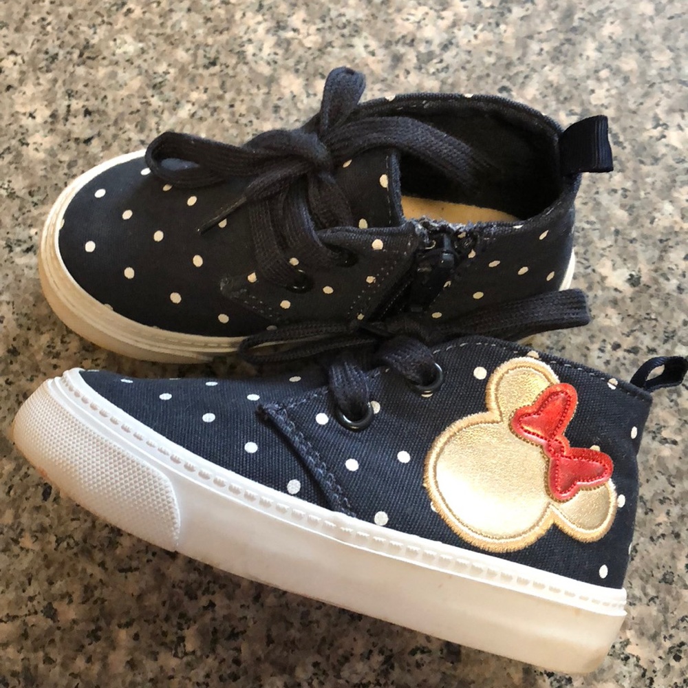 Minnie Mouse shoes